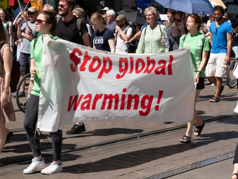 Der neue Berichtsentwurf des Weltklimarates IPCC prognostiziert zunehmende Hitzewellen und den Verlust von Lebensräumen.